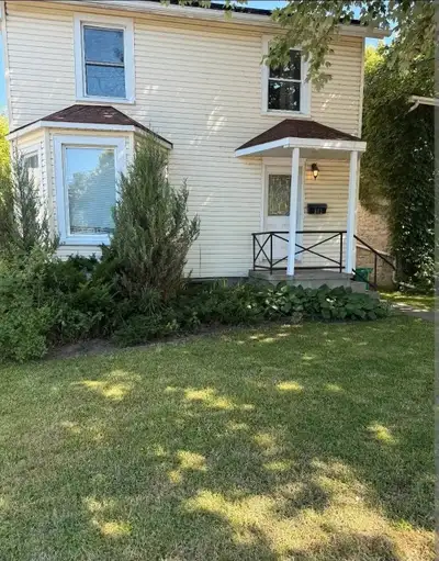 Room for Rent – All-Female Home Private room available in a quiet, all-female house. Rent is $650-$7...