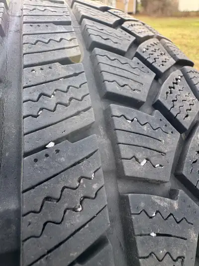 Excellent set of 4 tires size 185/55/15
