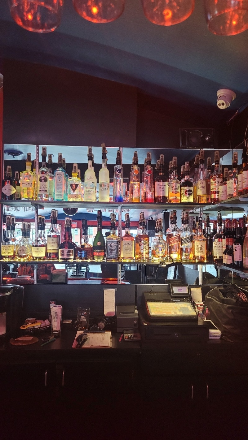 Barmaid demandée Bars, restauration et tourisme Ville de Montréal