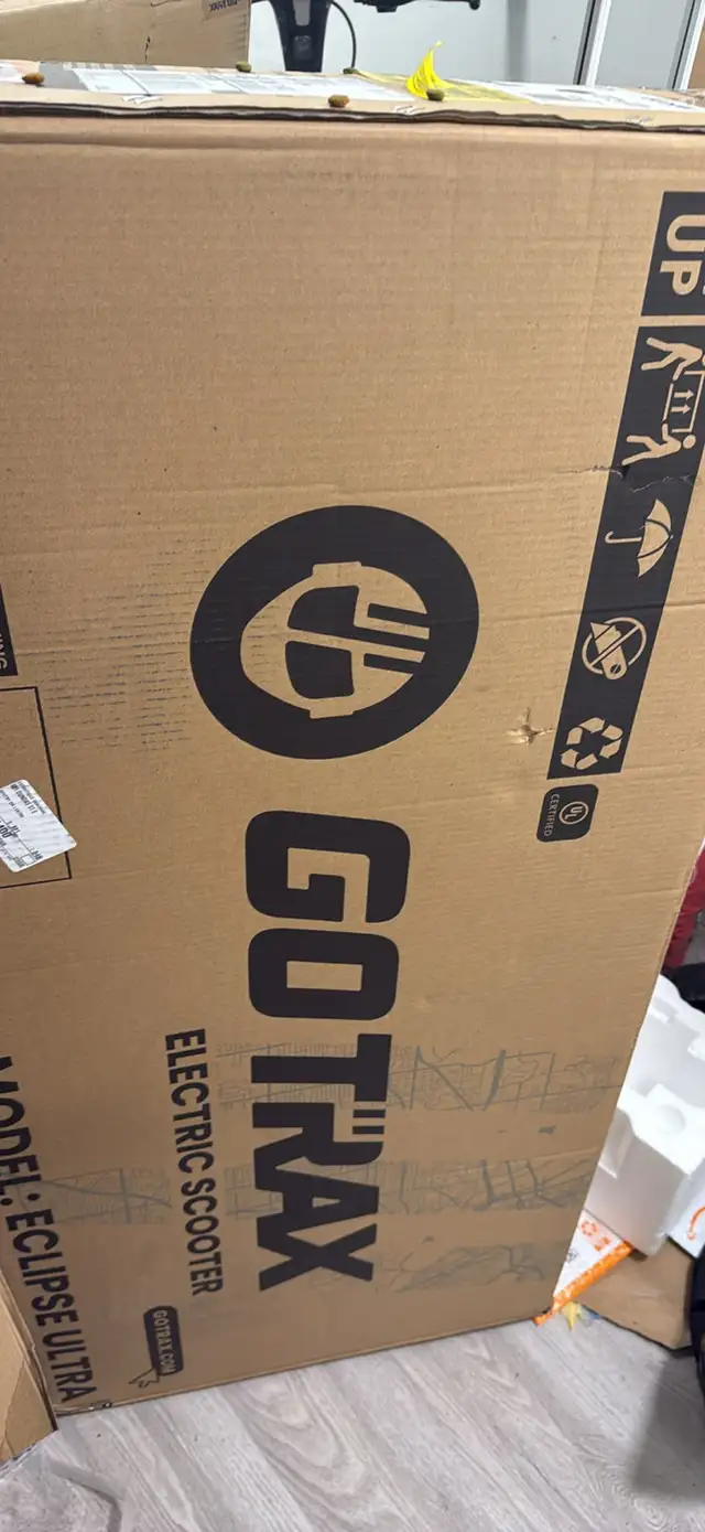 Gotrax Eclipse E-scooter (new) in eBike in Oshawa / Durham Region - Image 2