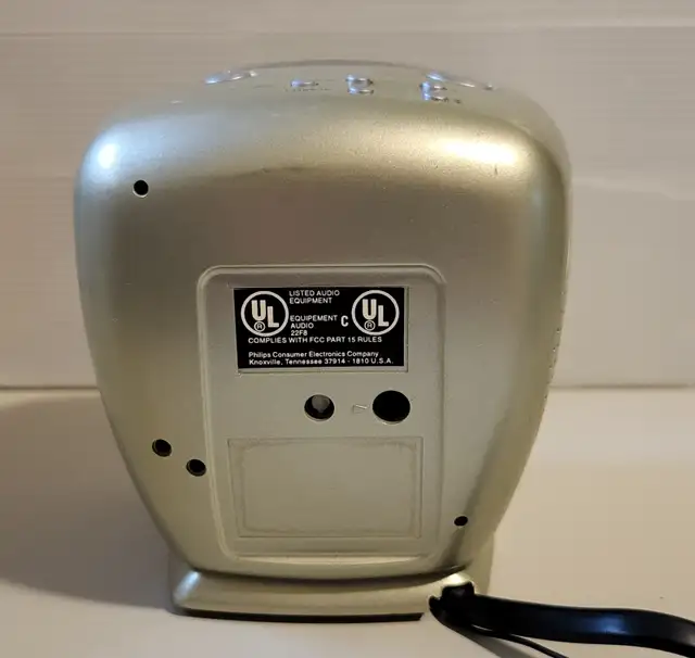 Vintage Phillips Magnavox Dual Alarm Clock Am/ Fm Radio in General Electronics in Oshawa / Durham Region - Image 5