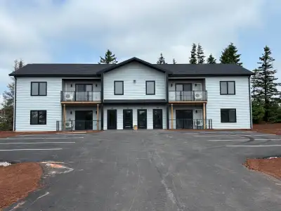 33 Lucy Crescent Rental Unit This brand new unit has it all, 2 large bedrooms and bathrooms, Laundry...