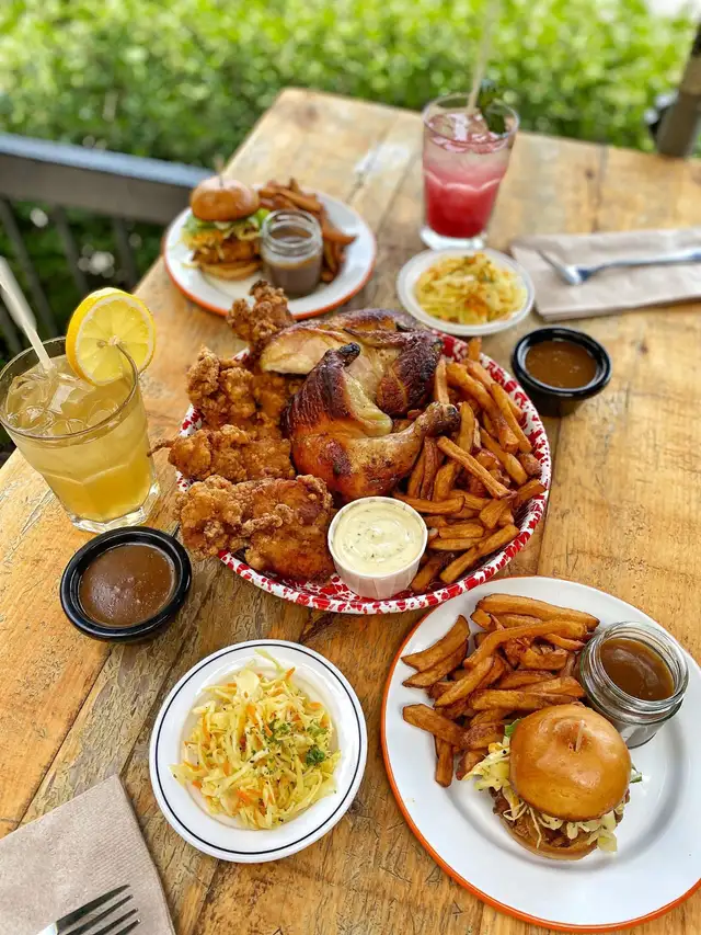 Sous-chef de cuisine in Bar, Food & Hospitality in Québec City - Image 5