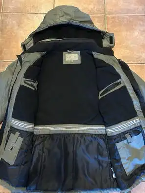 Men’s winter coat jacket $45 large, removable hood in Men's in Oakville / Halton Region - Image 3