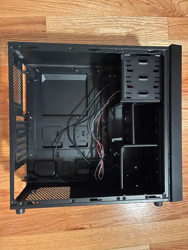 ATX Case, black, like new, Mint condition62863727494273123