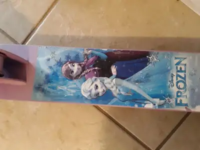 Disney Kids scooter. Frame in great condition. A little rust in some spots, just needs a little poli...