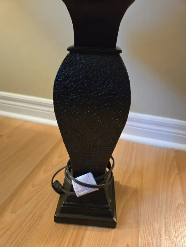 Lamp - 27" in Indoor Lighting & Fans in Mississauga / Peel Region - Image 5