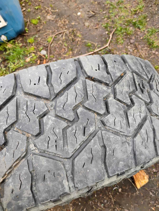 Ford f250 rims and tires in Tires & Rims in Vernon - Image 2