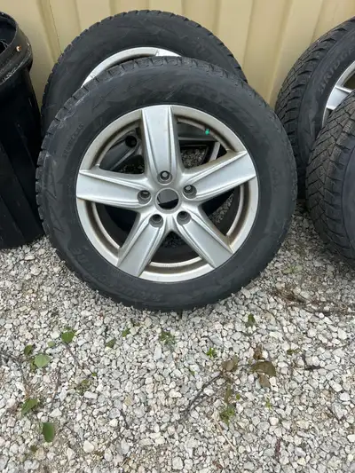 Factory 18” Porsche Cayenne wheels. With snow tires Wheels are in good shape. Need a good cleaning....