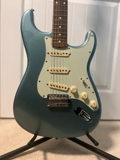 Fender Vintera Stratocaster, View more