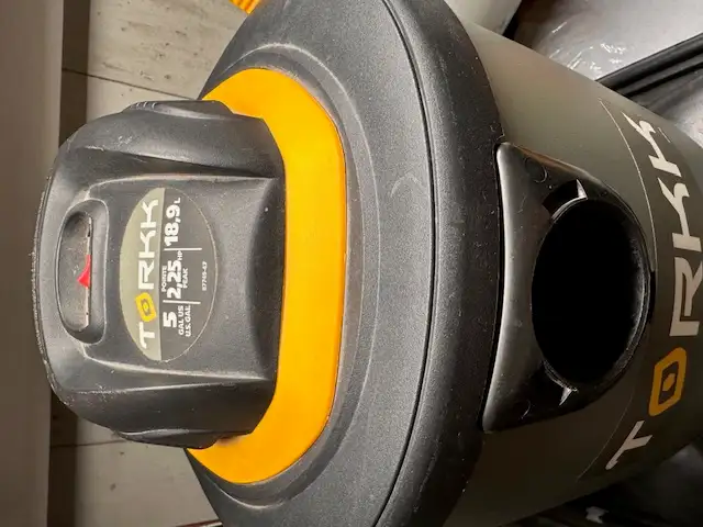 Aspirateur de garage TORKK in Lawnmowers & Leaf Blowers in Longueuil / South Shore - Image 5