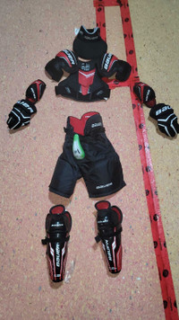 Hockey gear for Youth medium size