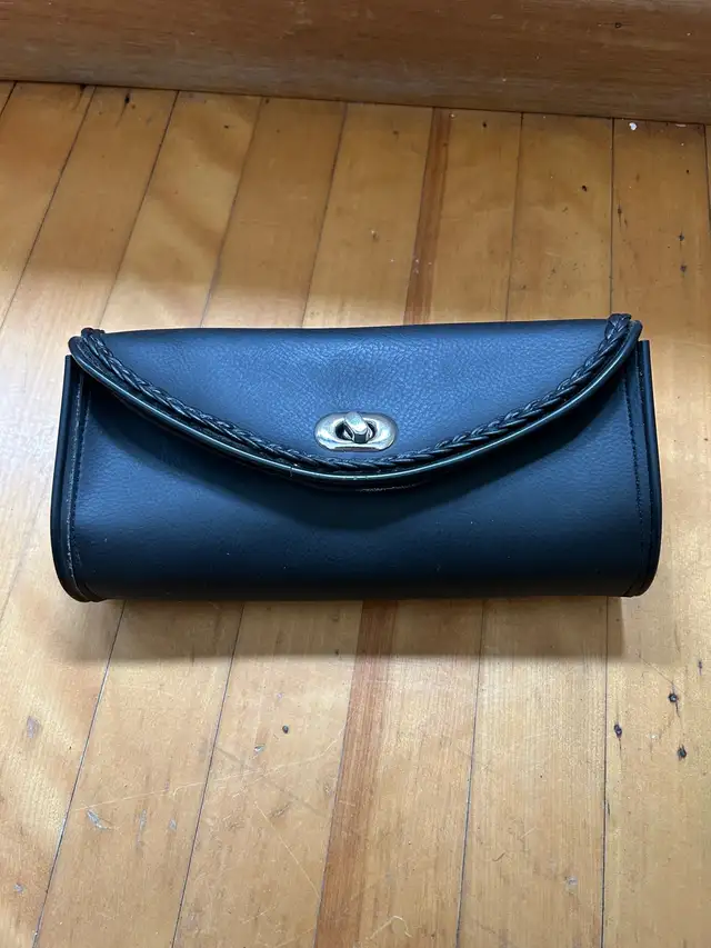 Windshield Bag in Motorcycle Parts & Accessories in Moncton - Image 4
