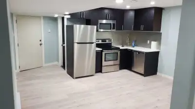 1bedroom basement suite, separate entrance legally build With washroom, laundry, kitchen include uti...