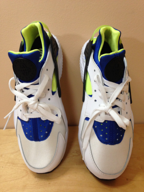 Brand new with box NIKE ID Air Hurrache Scream Green Size 8 in Men's Shoes in Winnipeg - Image 2