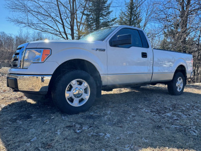 FORD F-150 XLT LOW KM CERTIFIED
