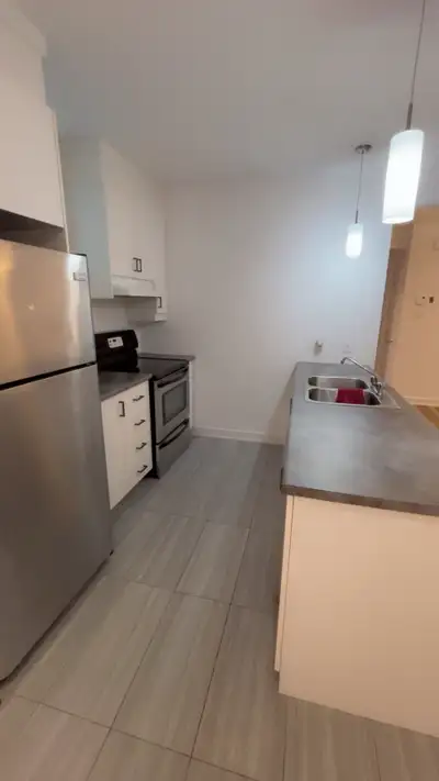 1-BEDROOM APARTMENT FOR RENT – BUCKINGHAM, GATINEAU Buckingham, Gatineau Available NOW! ✨ Spacious &...