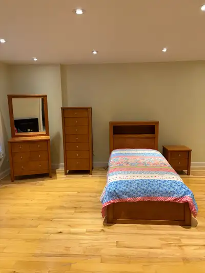 Belle chambre d’enfant 4 pièces en très bonne état , View more