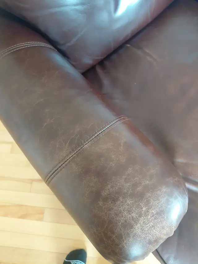 Leather chair in Chairs & Recliners in Charlottetown - Image 4