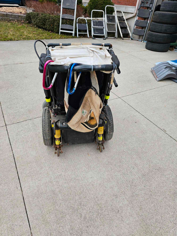 Electric wheelchair in Health & Special Needs in Woodstock - Image 2