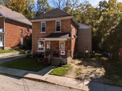 Large, 3 Bedroom unit in duplex