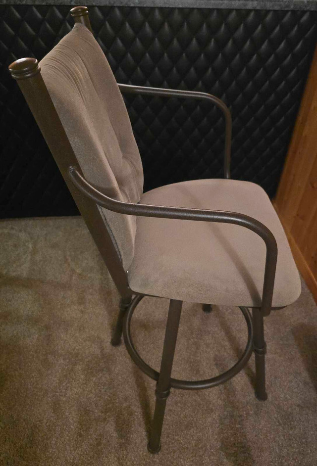 Bar stools in Chairs & Recliners in London - Image 3