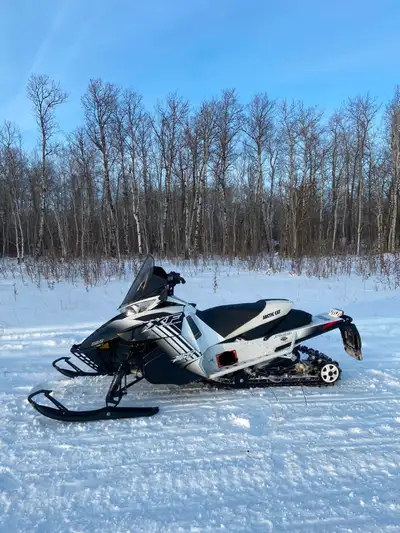 For sale 2014 Arctic Cat xf7000 sno pro limited. High and low windshields, mid size rear tunnel bag,...