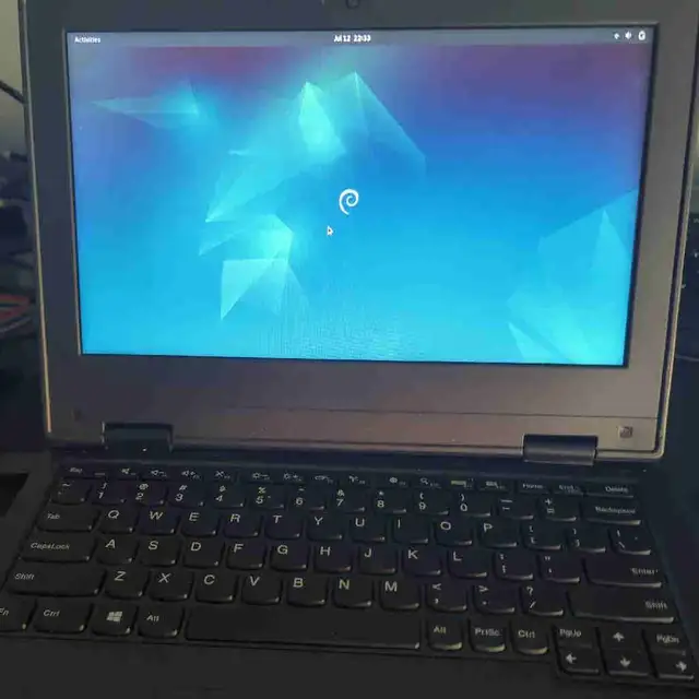 Lenovo Thinkpad 11E in Laptops in Markham / York Region - Image 2