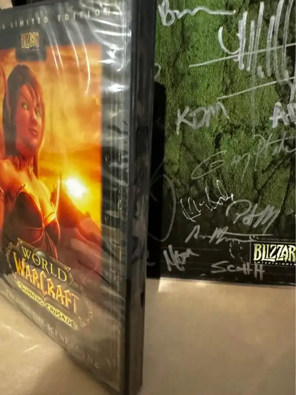 Signed Burning Crusade World of Warcraft Collector Edition in Arts & Collectibles in City of Toronto - Image 11