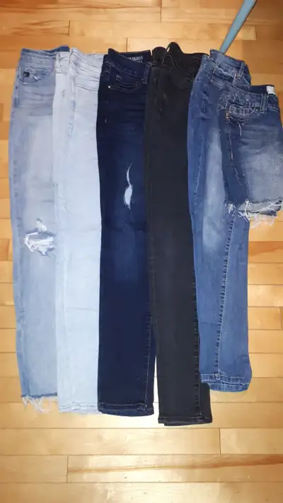 Teen girls size 4 jeans, View more