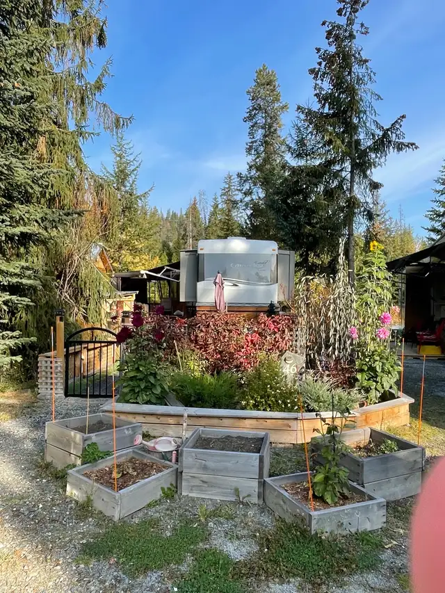 rv river lot & 5th wheel in RVs & Motorhomes in Cranbrook - Image 4