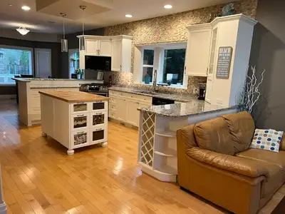 Peachland-Fully furnished 4 bed 4 bath waterfront home., View more