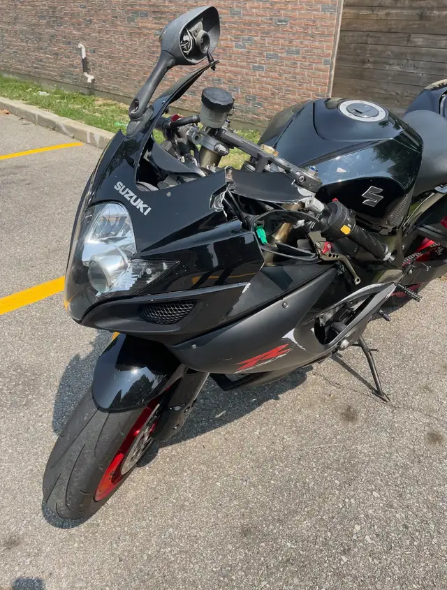 2007 Suzuki GSXR 600 in Sport Bikes in Muskoka - Image 3