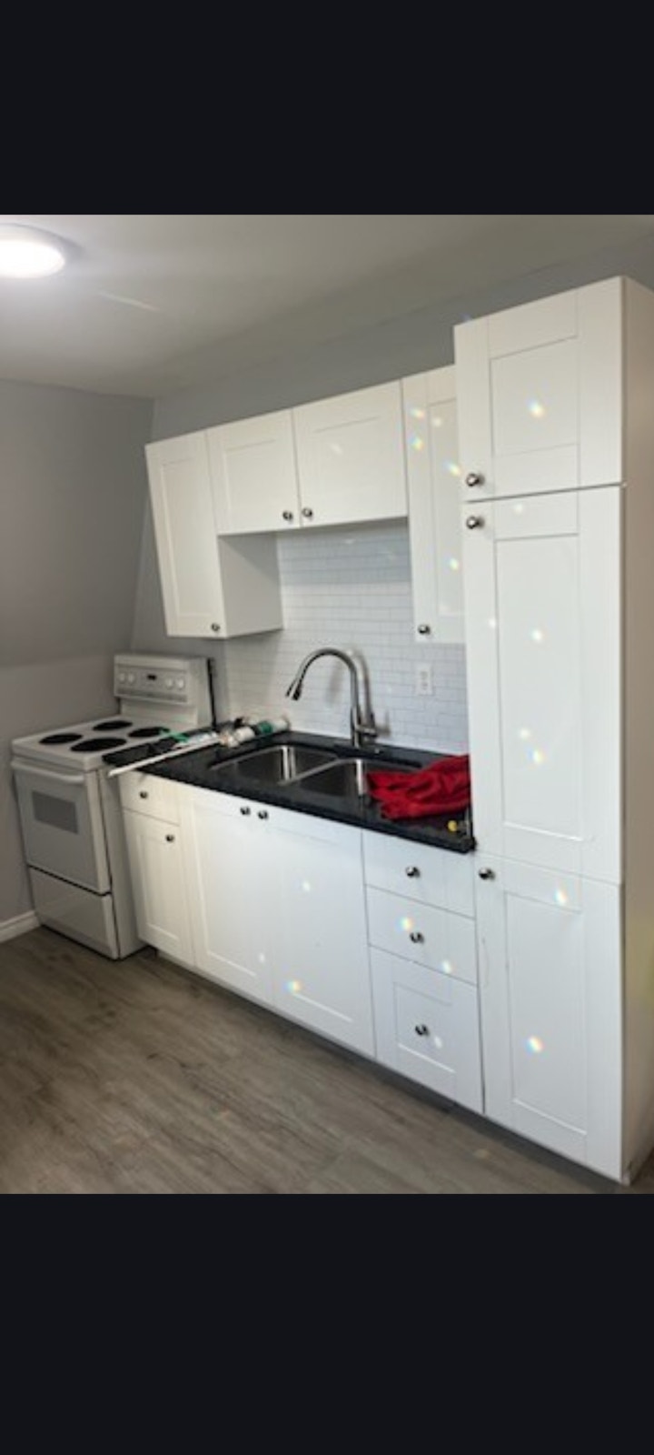 2 Bedroom Apartment with Large Sundeck 4