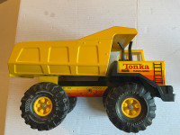 Tonka Steel Classics  Dump truck yellow 