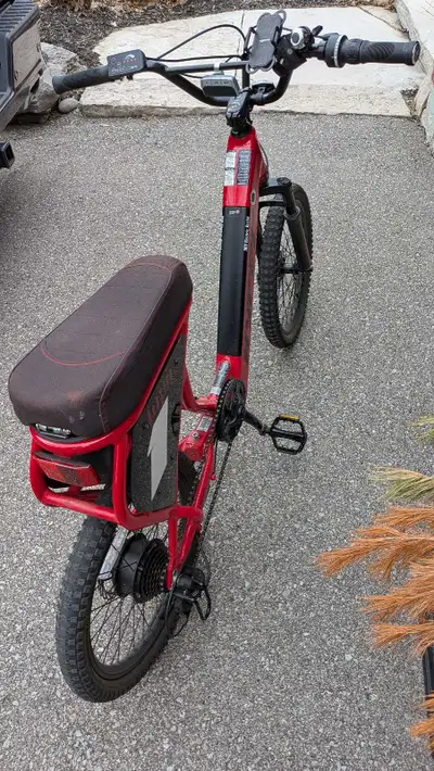 I am selling my Hyper Radster E-Bike, a versatile electric bike designed for both commuting and recr...