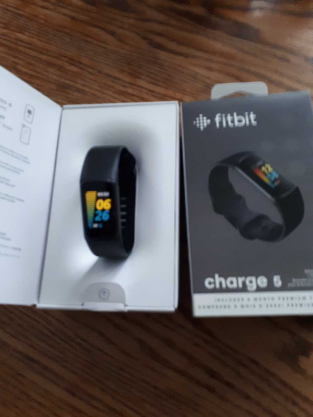 FITBIT CHARGE 5 in Jewellery & Watches in Oshawa / Durham Region