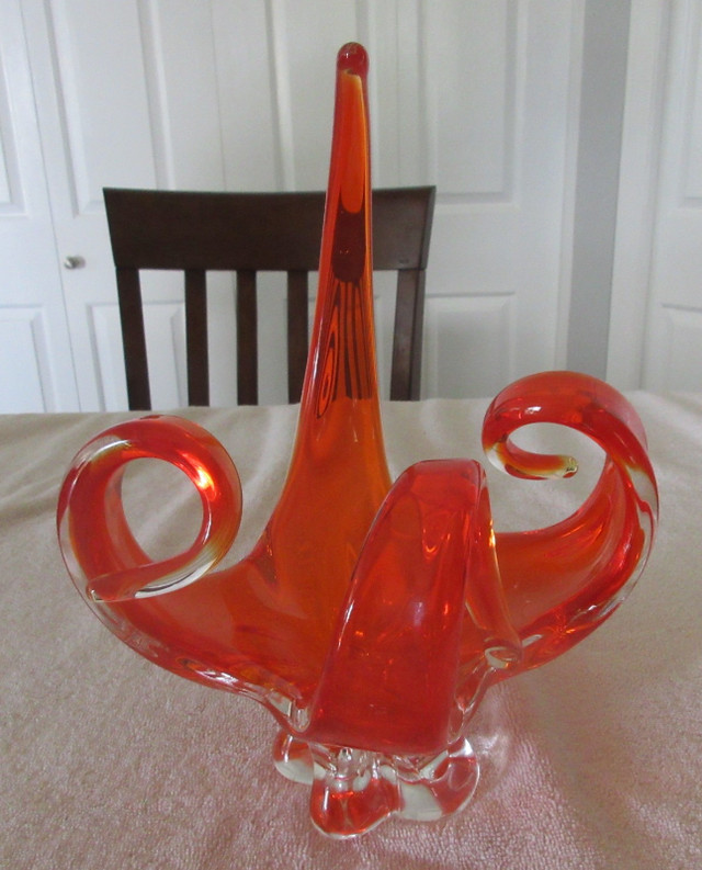 Vintage Mid Century Chalet Glass Orange Art Glass Dish. Signed. in Arts & Collectibles in Kelowna - Image 3