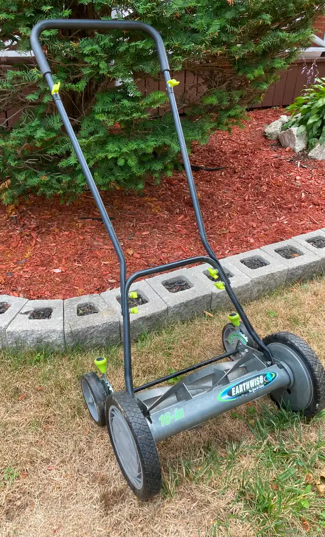 Good condition! Earth wise manual lawnmower63782626719619120