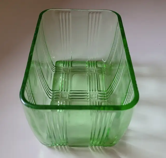 Vintage Green Uranium Vaseline Depression Glass Dish in Arts & Collectibles in Oshawa / Durham Region - Image 4