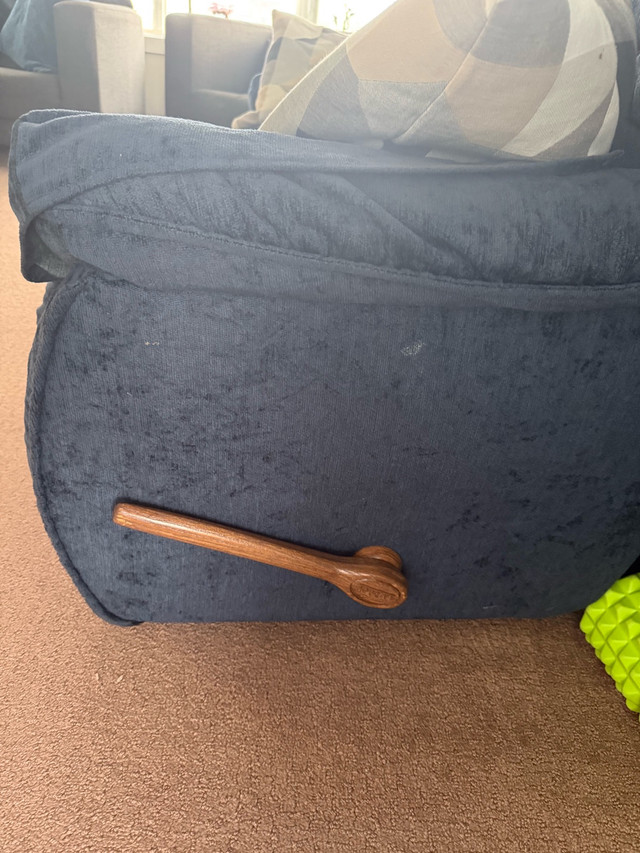 Vintage Blue La-Z-Boy Recliner in Chairs & Recliners in Winnipeg - Image 3