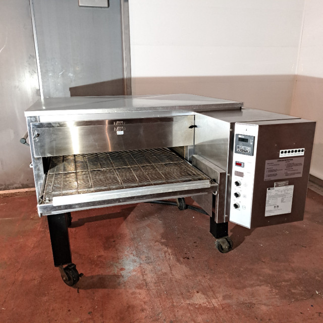 Middleby Marshall Pizza Conveyor Oven in Other Business & Industrial in St. John's - Image 2