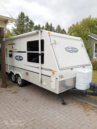 Roulotte hybride 2007 de marque Starcraft Travel Star 19CK, 1543Kg (3475-lbs) poids a vide. **Non fu...