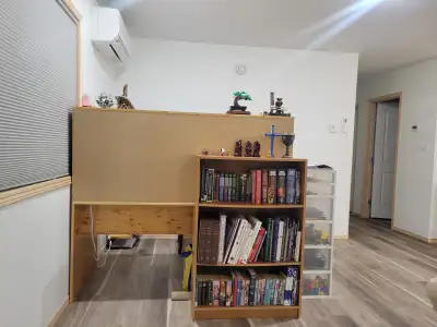 I am looking for roommates to share a 3-bedroom home. Rent will be $950 a month, Utilities & Interne...