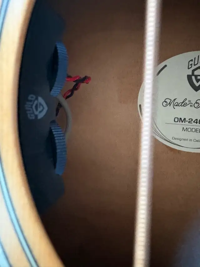 Guild OM240CE acoustic electric guitar  in Guitars in Markham / York Region - Image 6