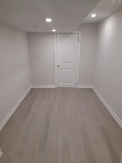 One room available for rent