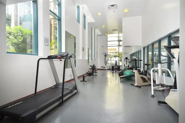  Private Furnished Room in High-Rise — All Utilities Included in Room Rentals & Roommates in Vancouver - Image 5