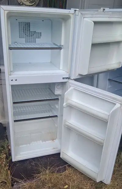 USED 9 cu ft SANYO FRIDGE/FREEZER, View more