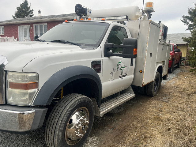 2008 service truck in Cars & Trucks in Kapuskasing - Image 3