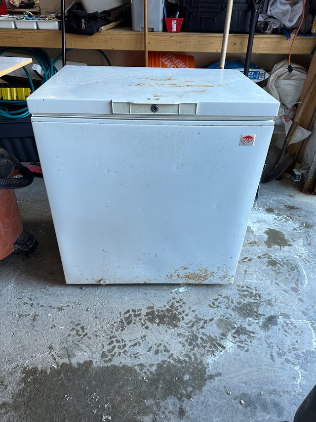 Apartment Size Freezer in Freezers in Calgary